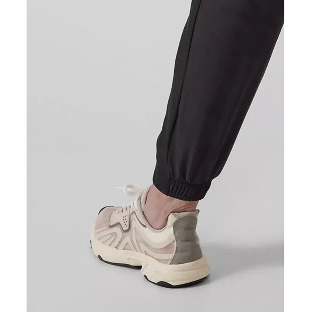 Athleta Brooklyn Camo Lined Jogger Pant in Black Camo Lux Pants - Picture 3 of 10